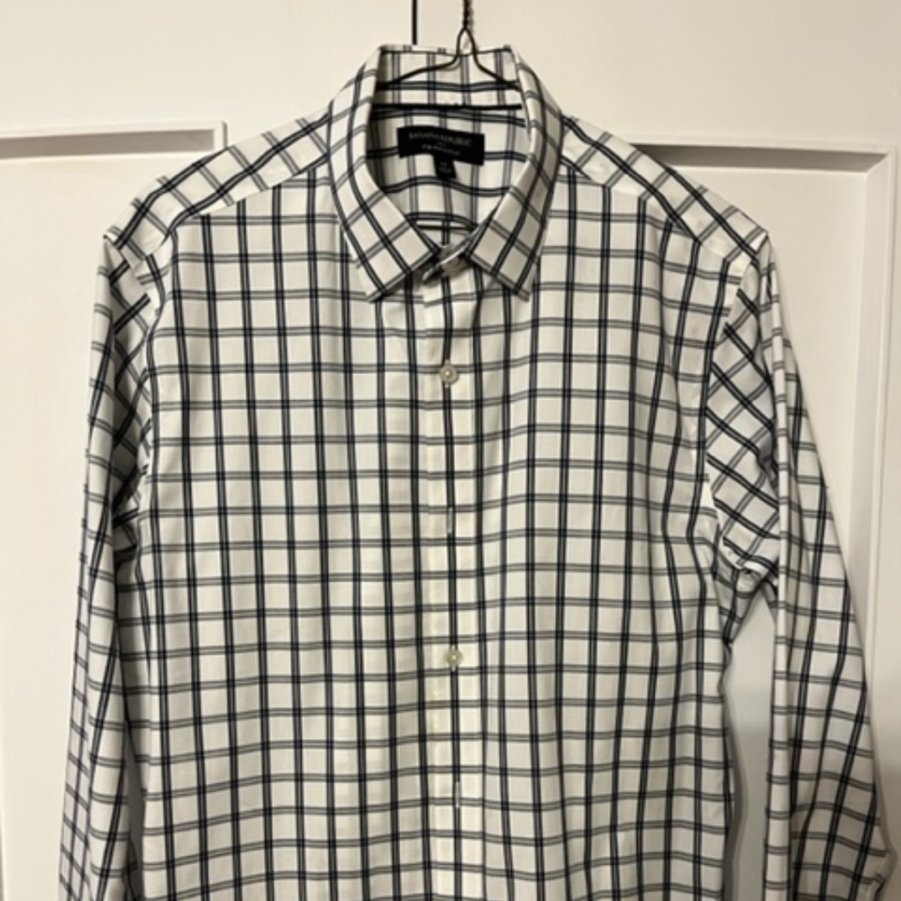 Banana Republic Medium, Button Down: Non Iron Slim Fit NWOT
